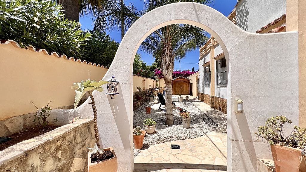 Villa met privé zwembad en uitzicht in Santa Lucia gebied van Denia