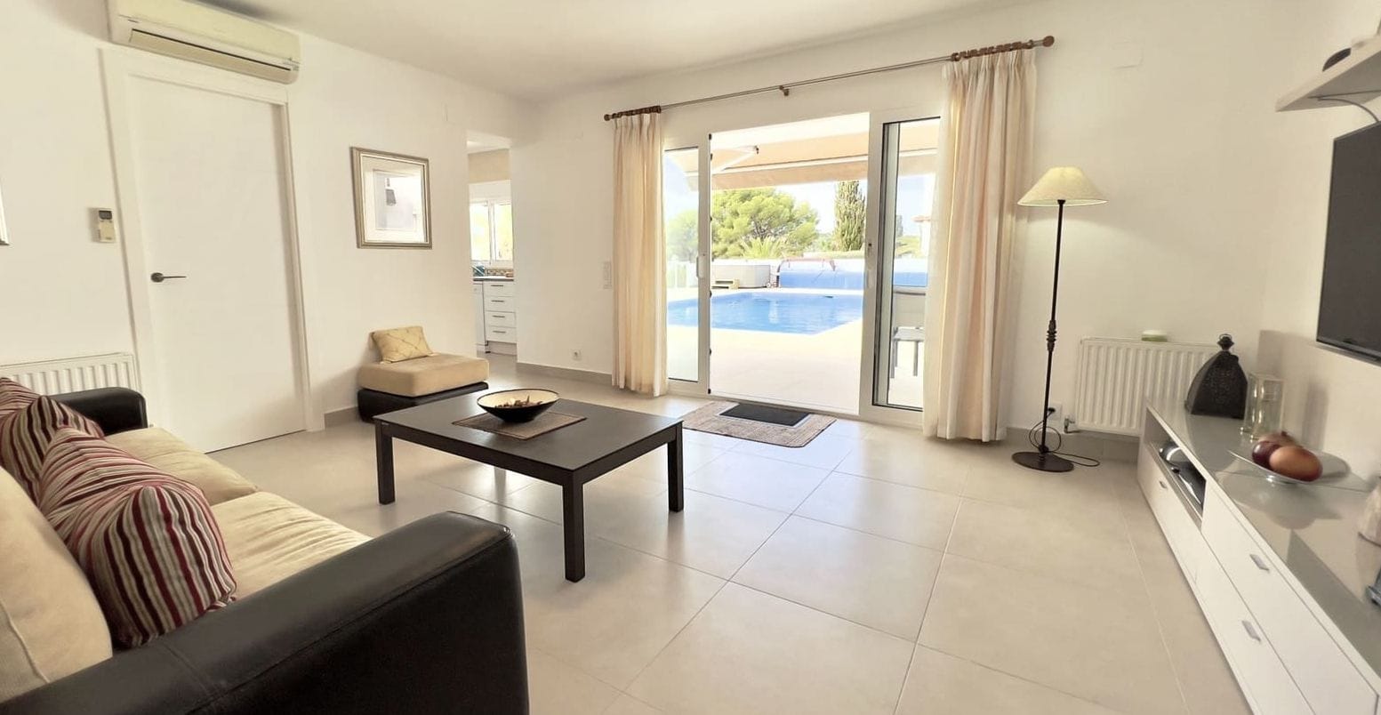 Villa de 5 dormitorios y piscina en Teulada, Alicante