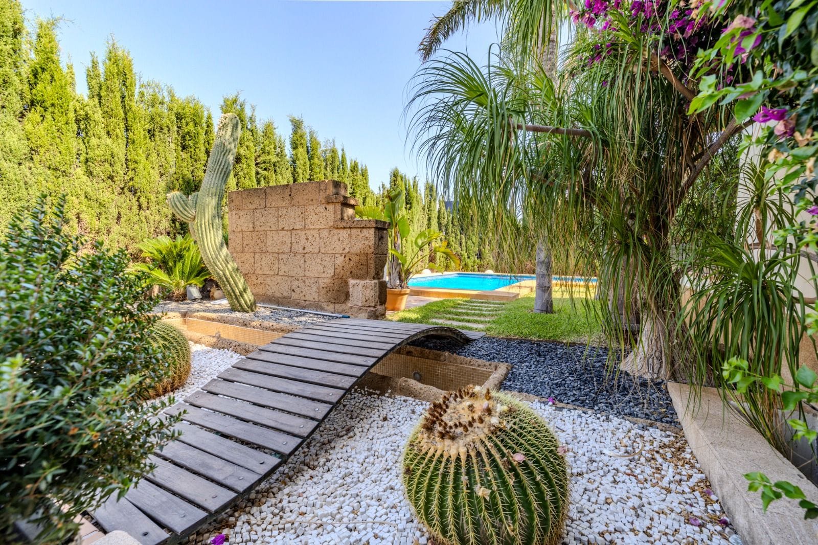 PRECIOSA VILLA EN DENIA MUY CERCA DEL PUEBLO