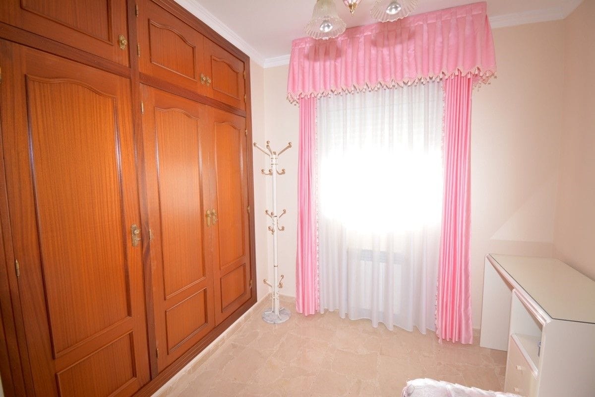 Villa en venta en Denia zona montgo