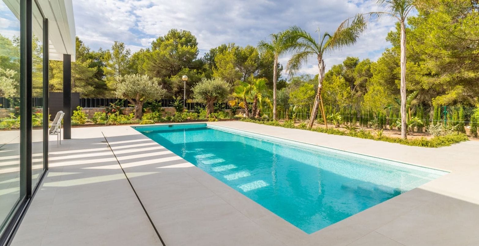 Villa de lujo de obra nueva en Jávea – Parcela sur de 1.032 m², piscina climatizada y alta eficiencia energética