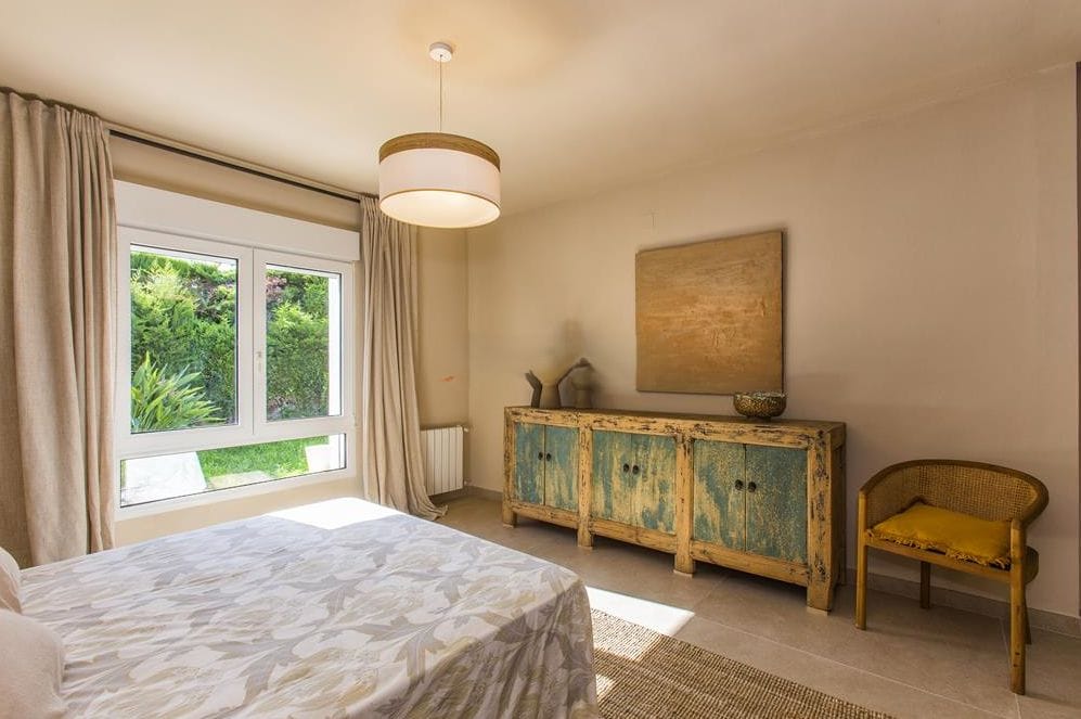 Villa zum Verkauf mit 4 Schlafzimmern und Pool in Denia, Alicante