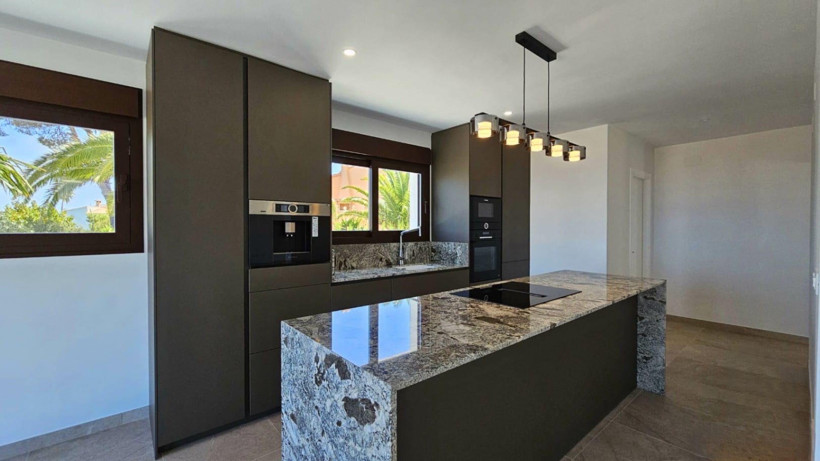 Villa mit 4 Schlafzimmern in Denia, Montgó