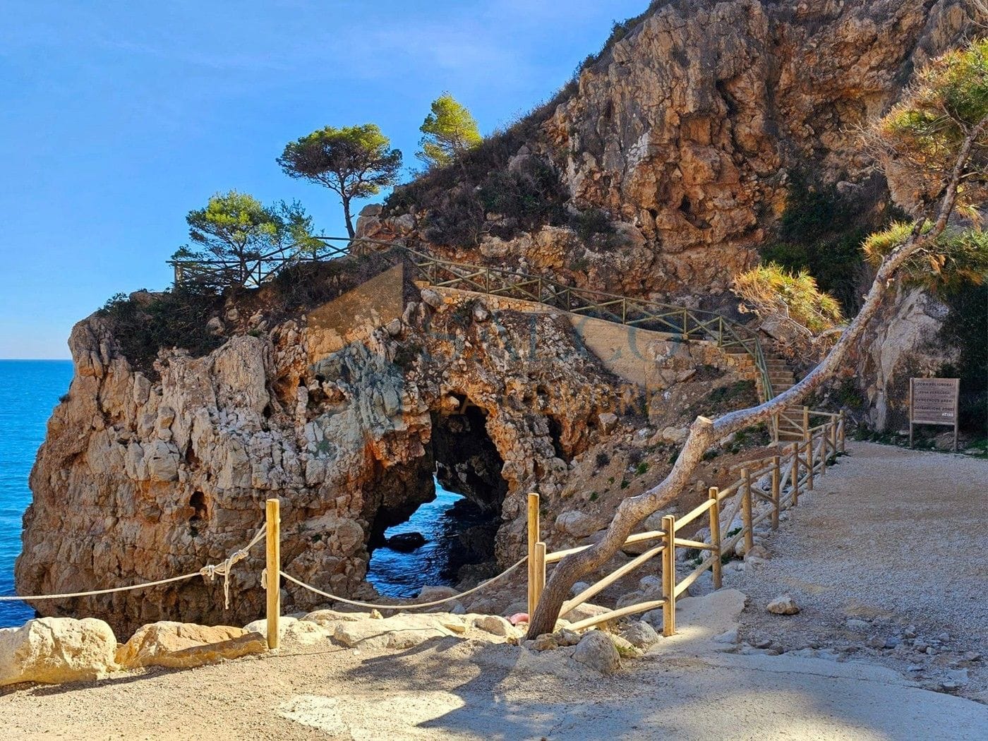 Villa met zwembad, tuin en uitzicht op zee in Cumbre del Sol