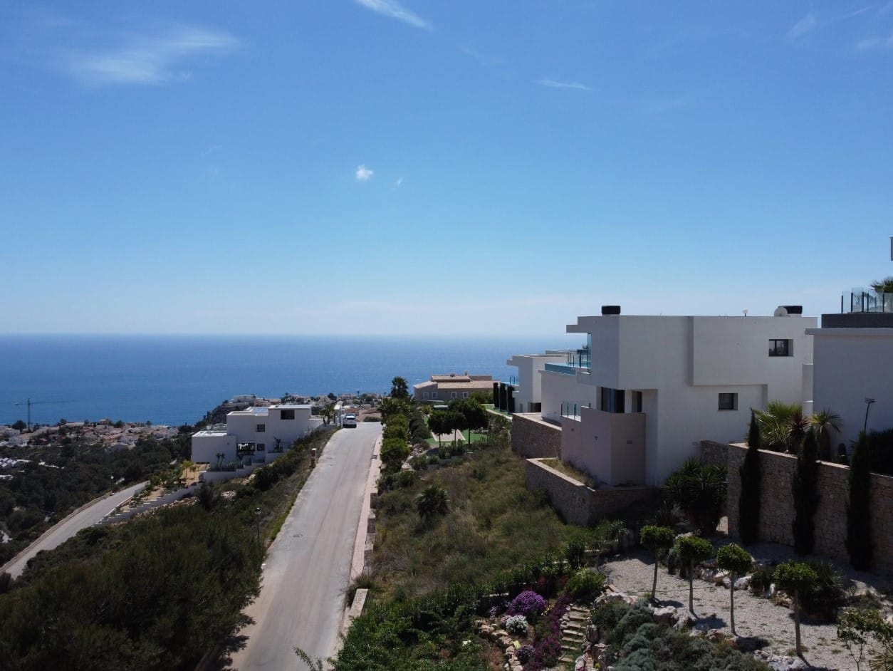 Villa de lujo con piscina privada y vistas al mar en Moraira