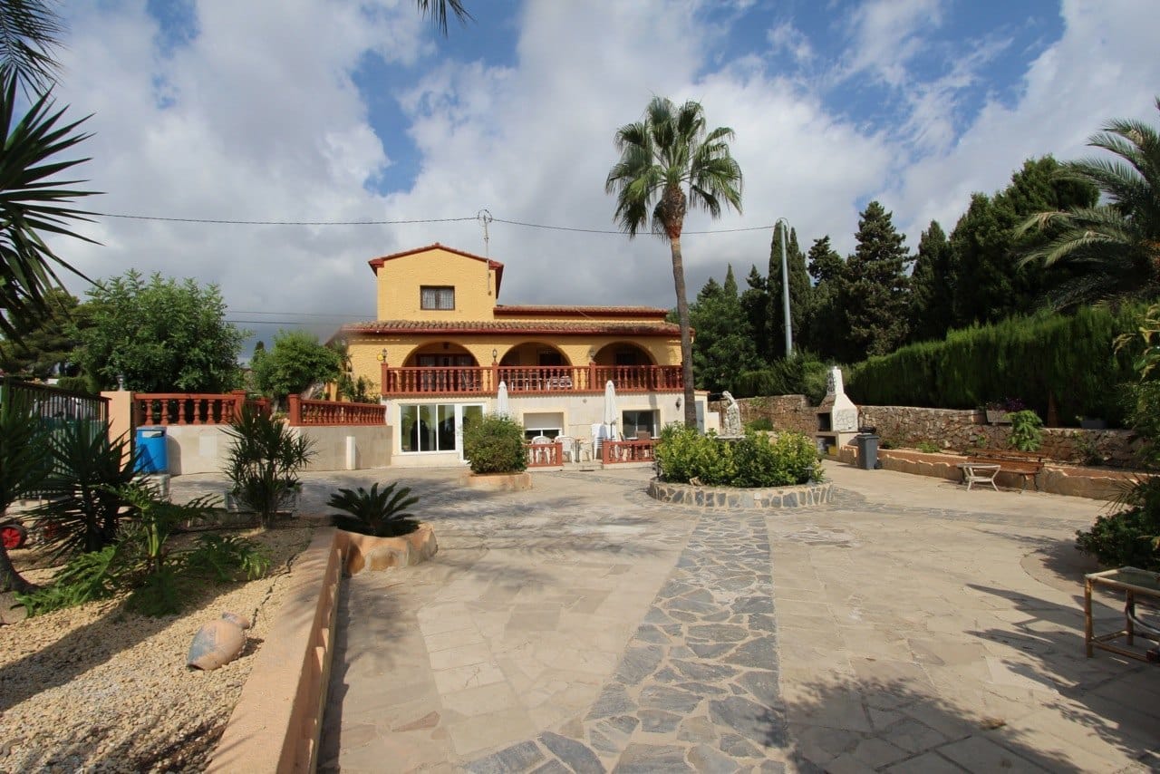 CHALET EN CALPE MUY CERCA DEL MAR