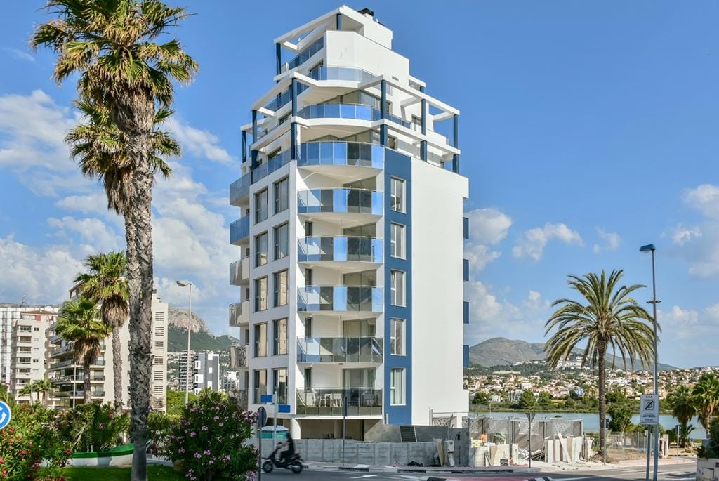 APARTAMENTO DE RECIENTE CONSTRUCCIÓN CON VISTAS AL MAR