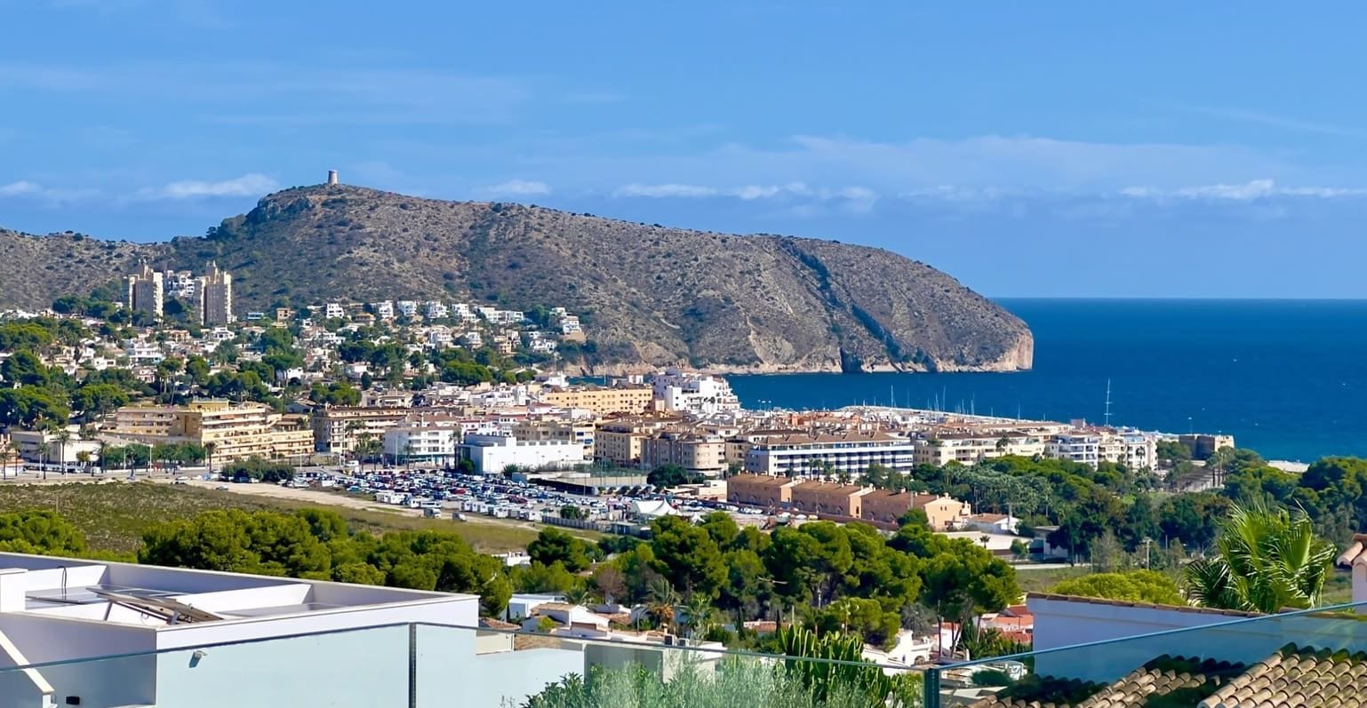 Villa de 5 dormitorios y piscina en Teulada, Alicante