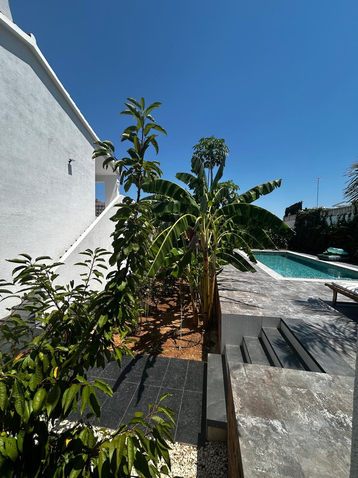 Villa moderne de 4 chambres à Dénia, à distance de marche de la plage.