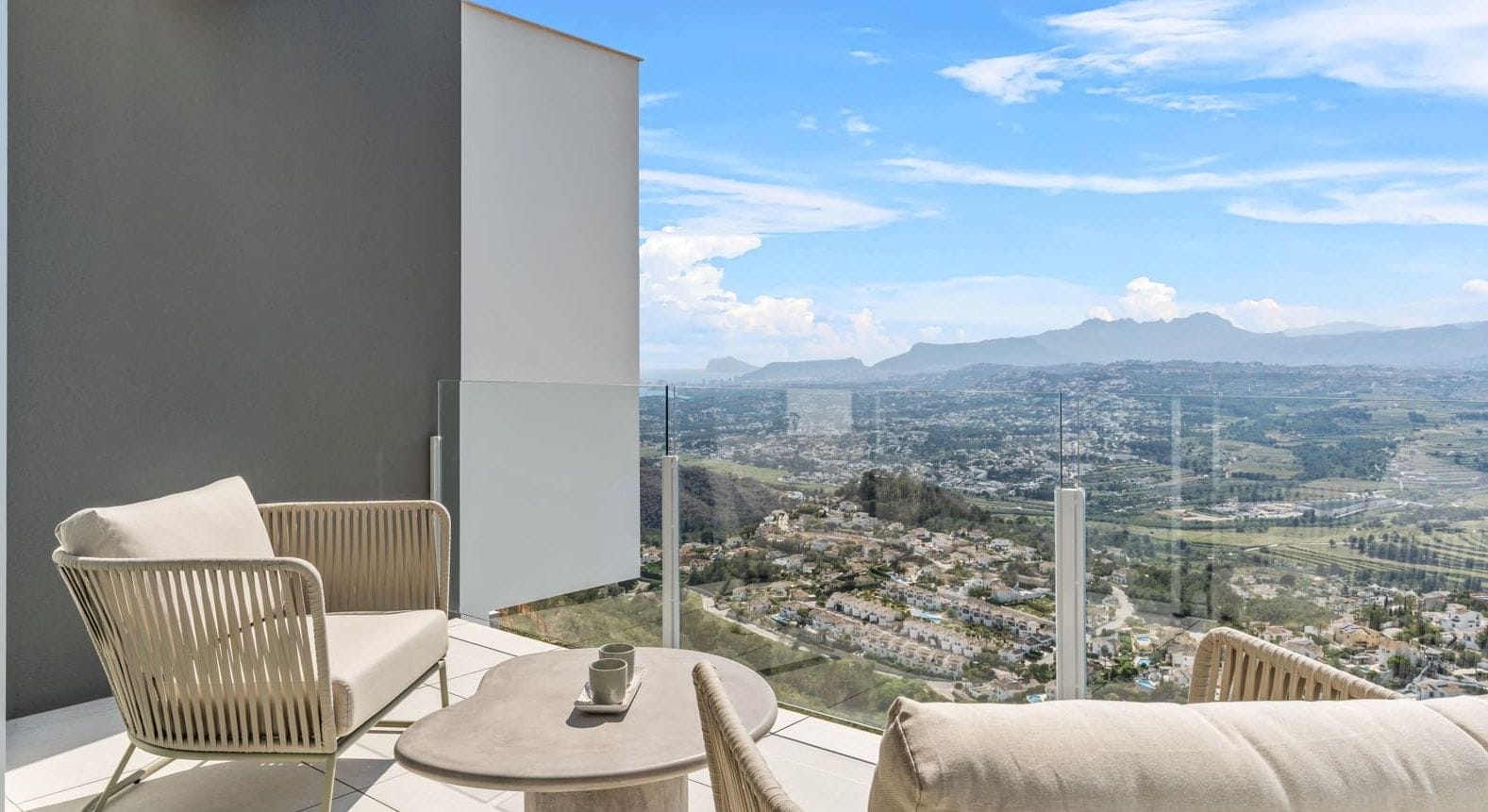 Villa en Moraira con 3 habitaciones y piscina y vistas al mar