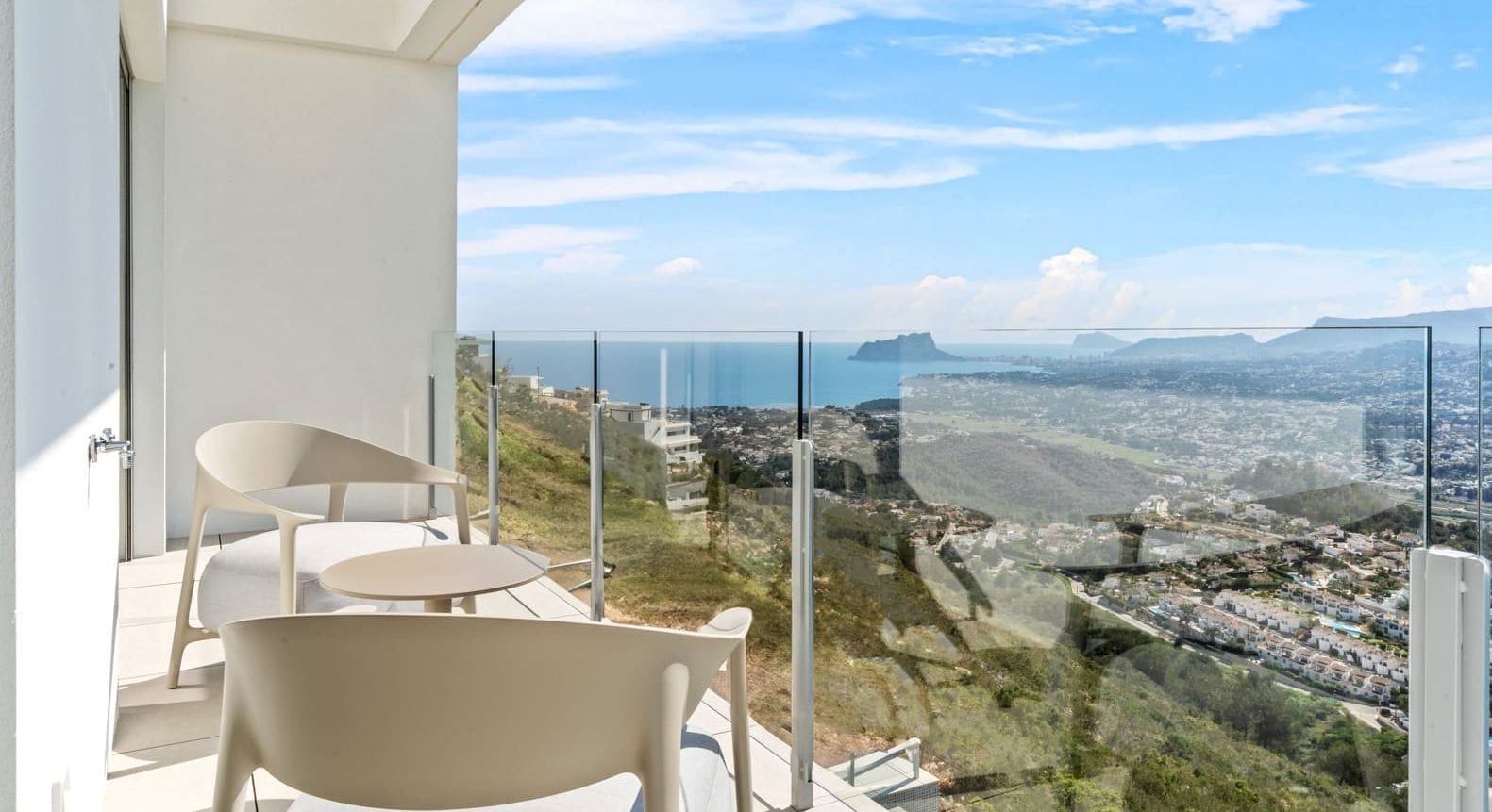 Villa en Moraira con 3 habitaciones y piscina y vistas al mar