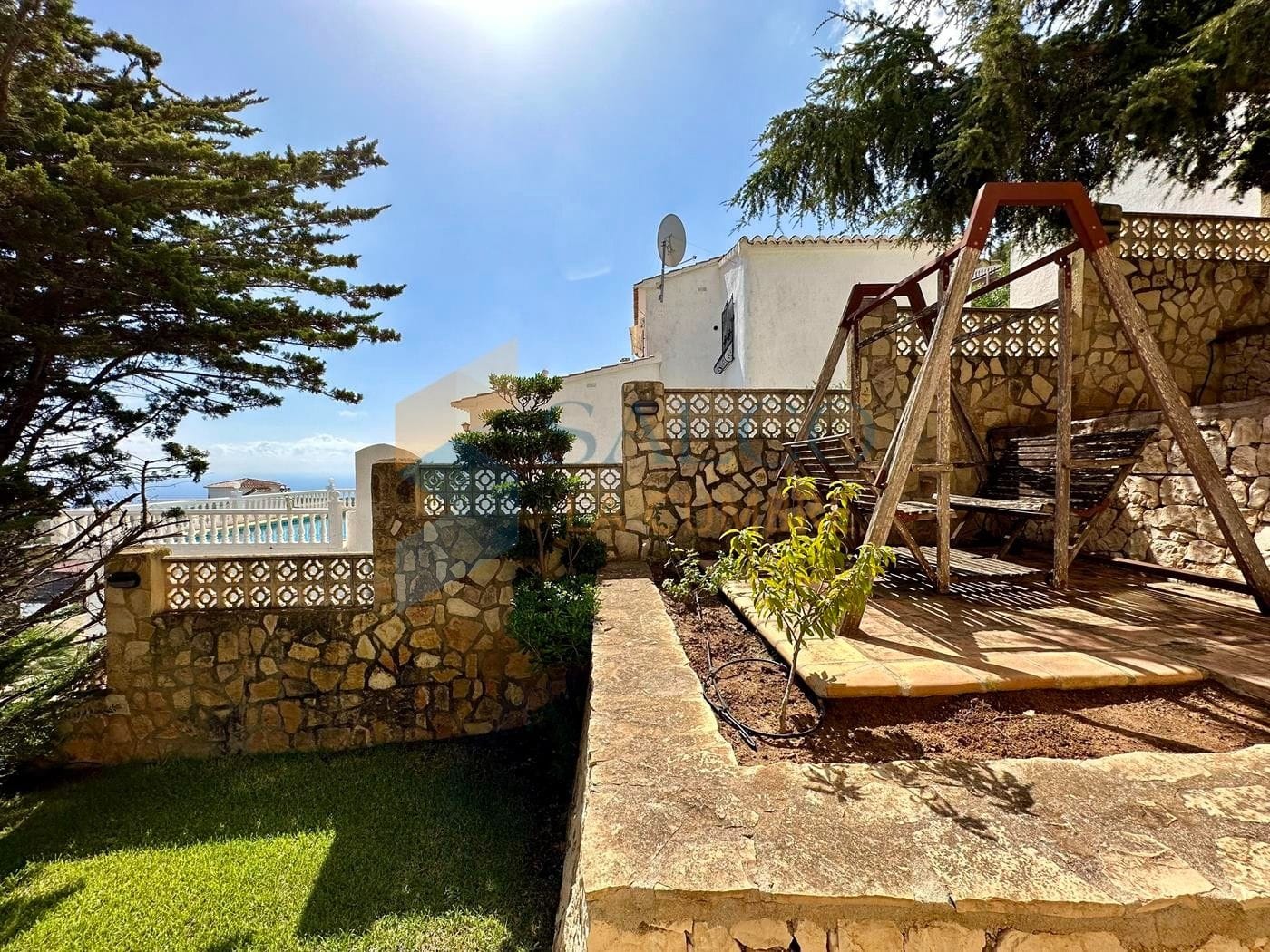 Villa met zwembad, tuin en uitzicht op zee in Cumbre del Sol