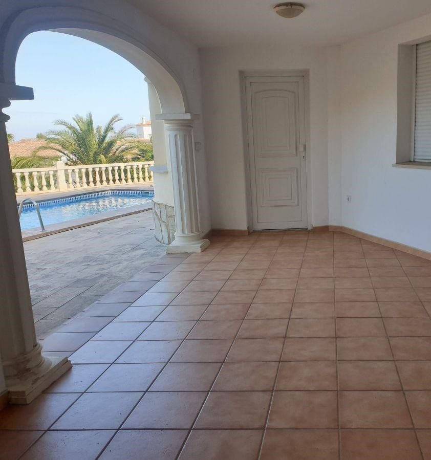 Villa zu verkaufen in les Galeretes de Dénia