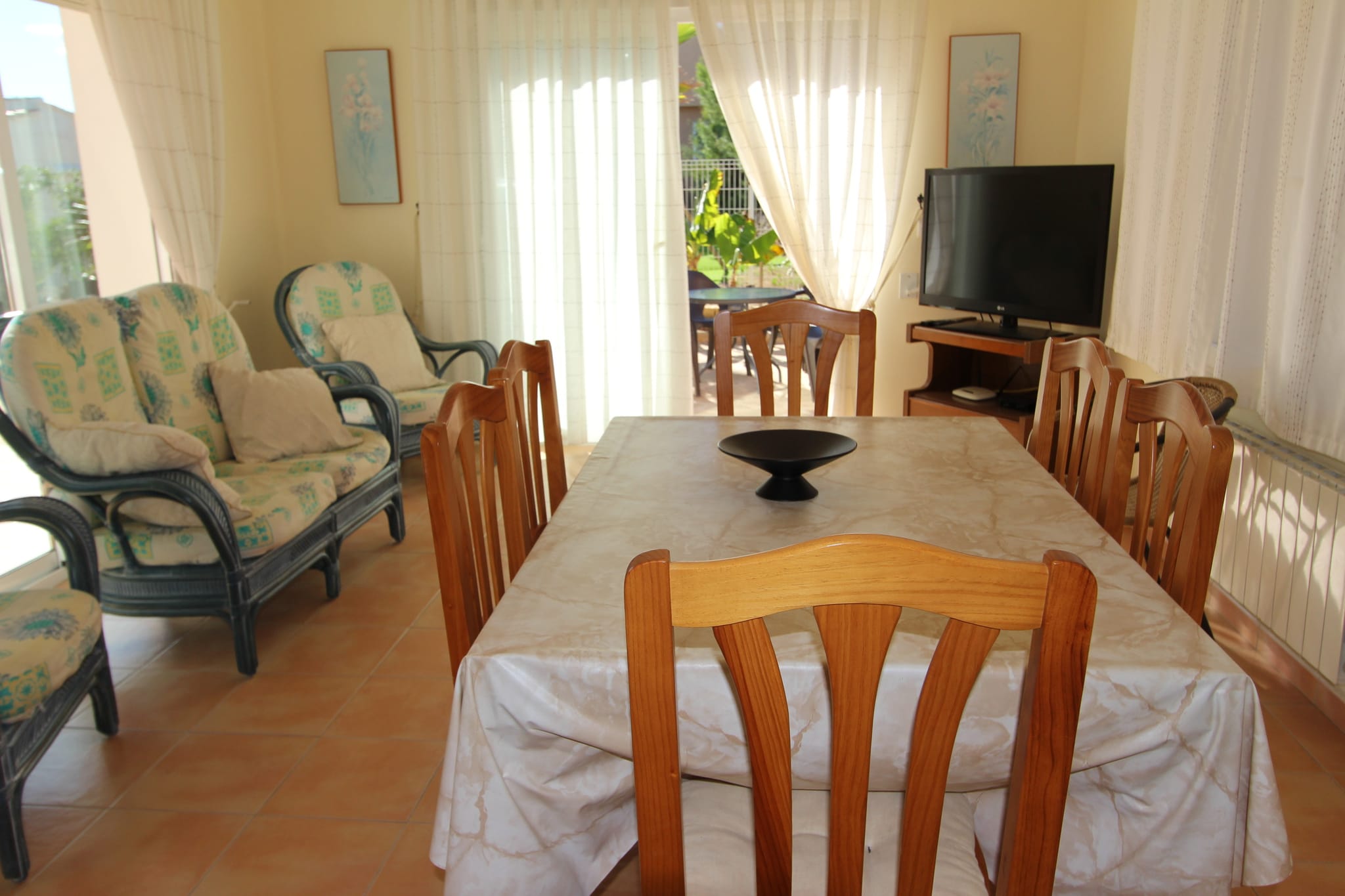 VILLA TRÈS PROCHE DE LA PLAGE ET DES SUPERMARCHÉS