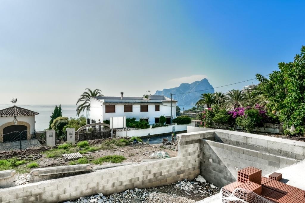 VILLA MODERNA CON VISTAS IMPRESIONANTES AL MAR