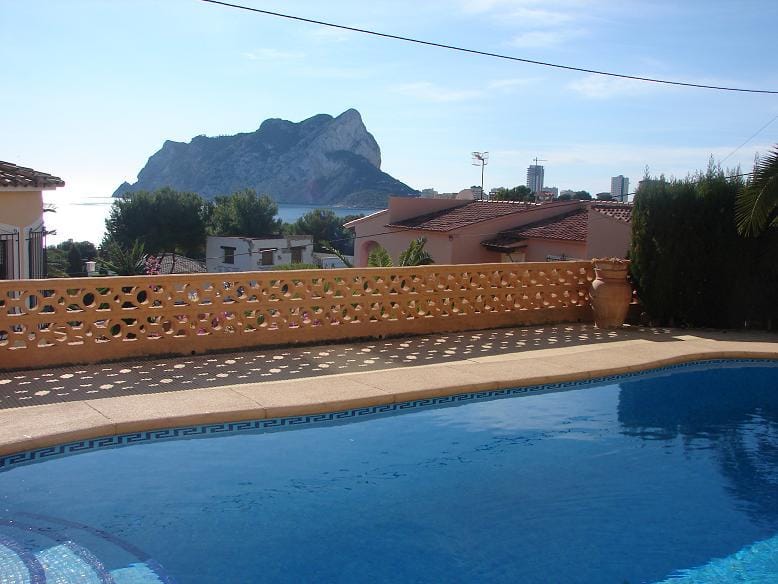 VILLA EN CALPE CON UNAS VISTAS INCREIBLES AL MAR Y PEÑÓN