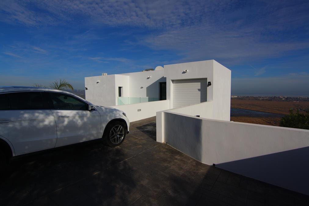 Impresionante villa de nueva construcción en venta con vistas al mar
