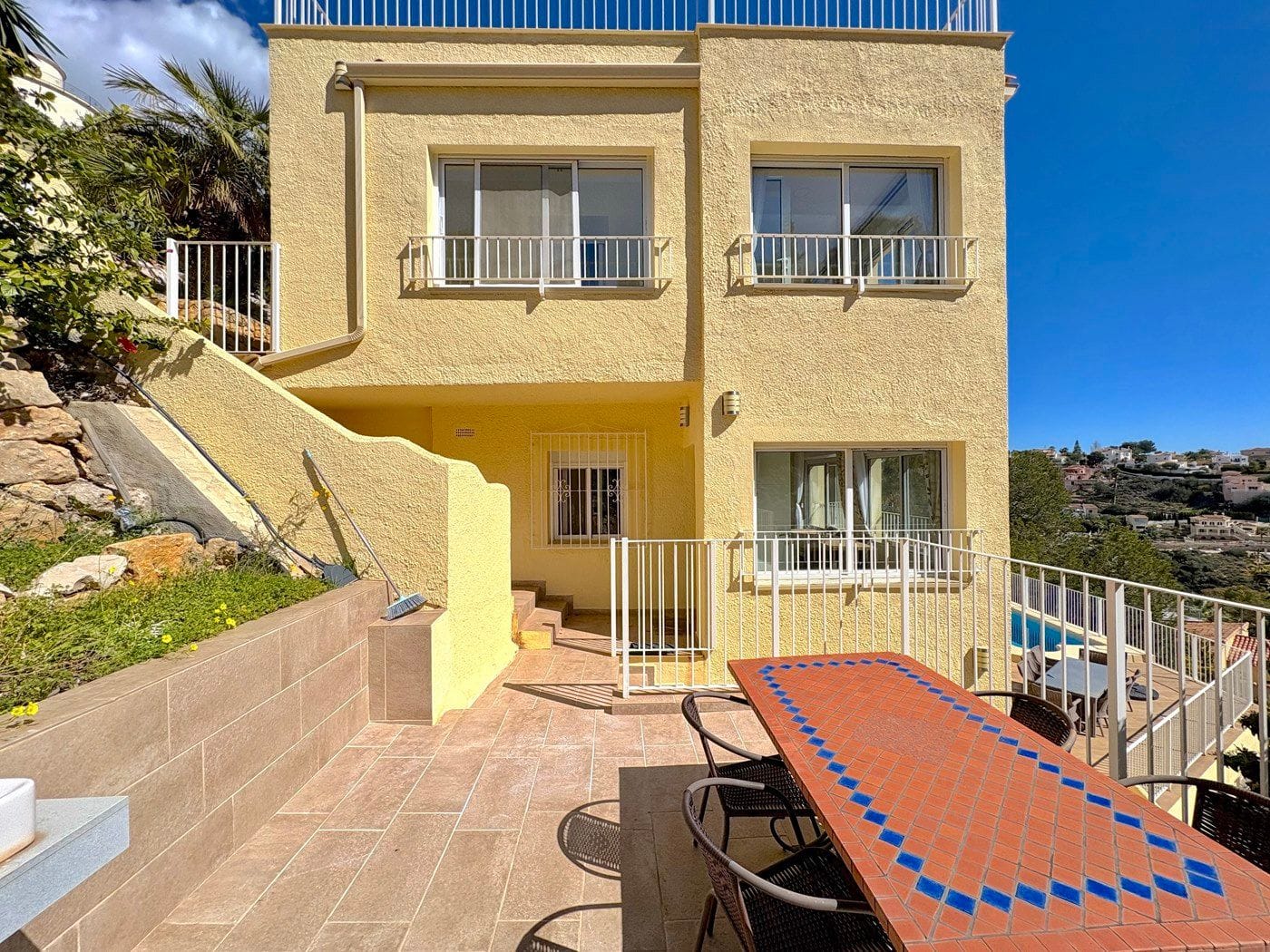 Gerenoveerde villa met zwembad en uitzicht op zee in Cumbre del Sol