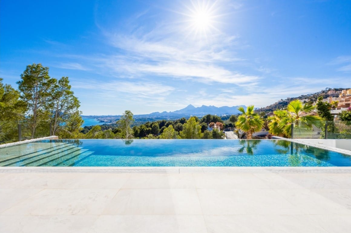 Villa de lujo con vistas panorámicas al mar en Altea Hills