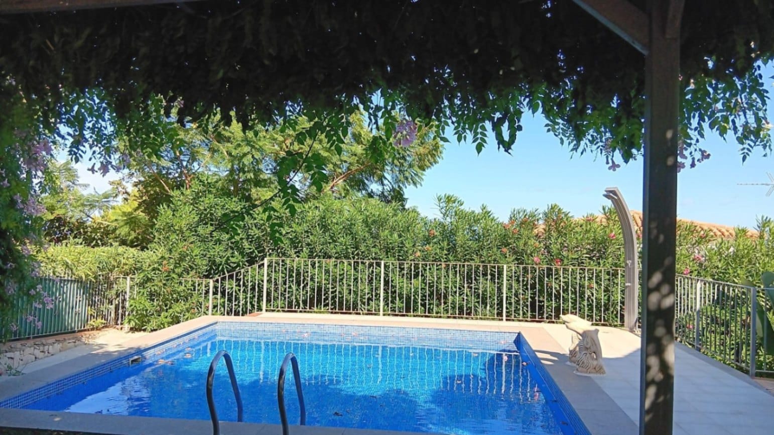 Chalet en el Montgó con Vistas al Mar y Piscina Privada
