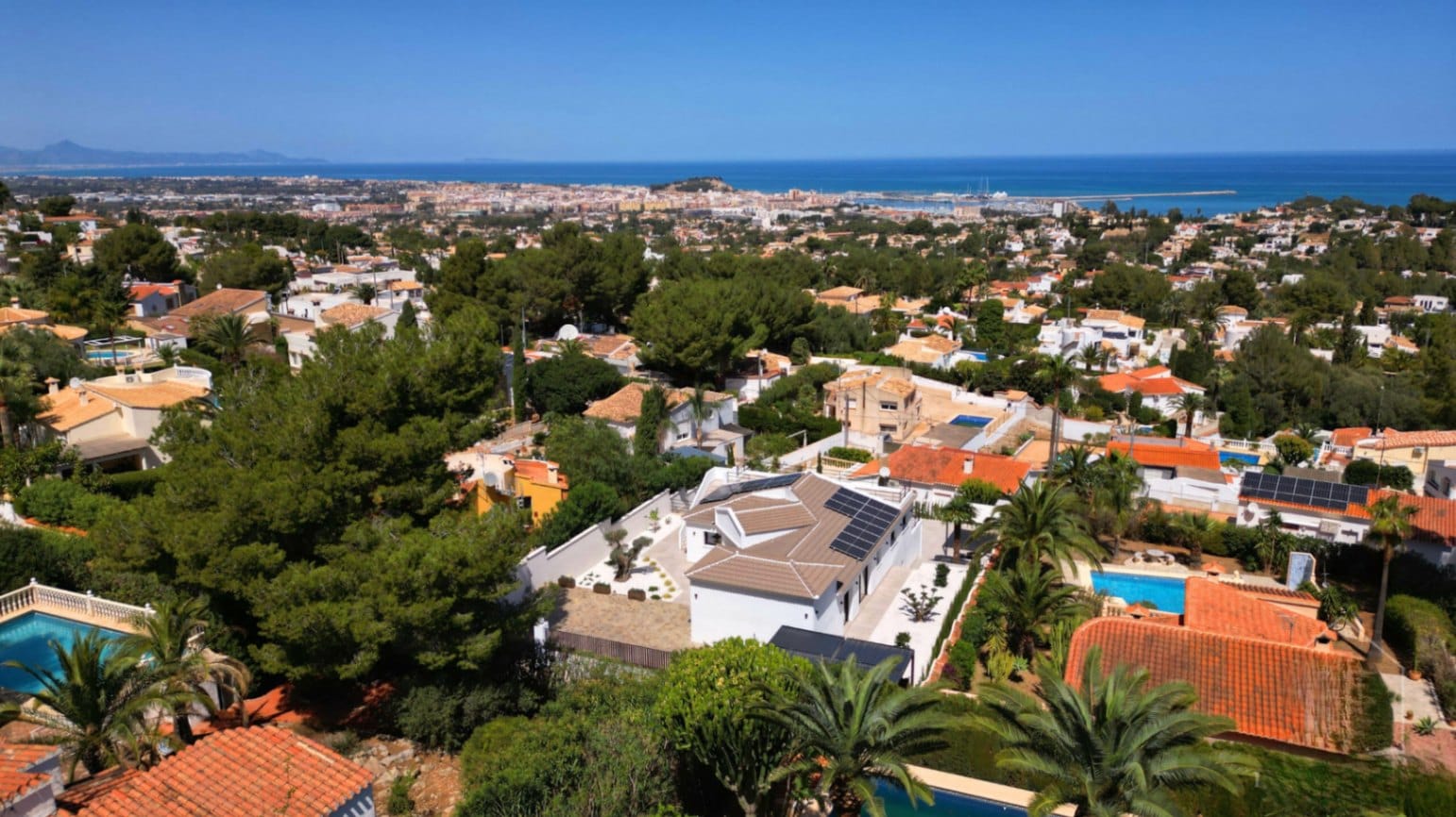 Villa mit 4 Schlafzimmern in Denia, Montgó