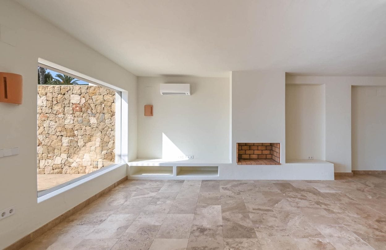 Exclusiva Villa Mediterránea Reformada con Vistas al Mar en Moraira
