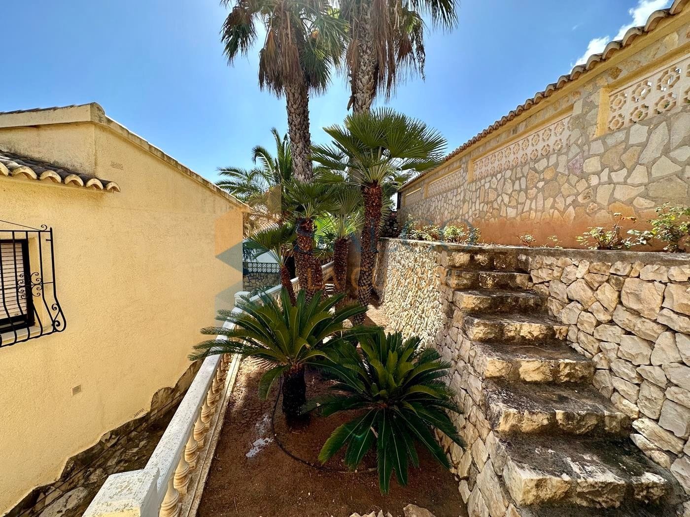 Villa met zwembad, tuin en uitzicht op zee in Cumbre del Sol
