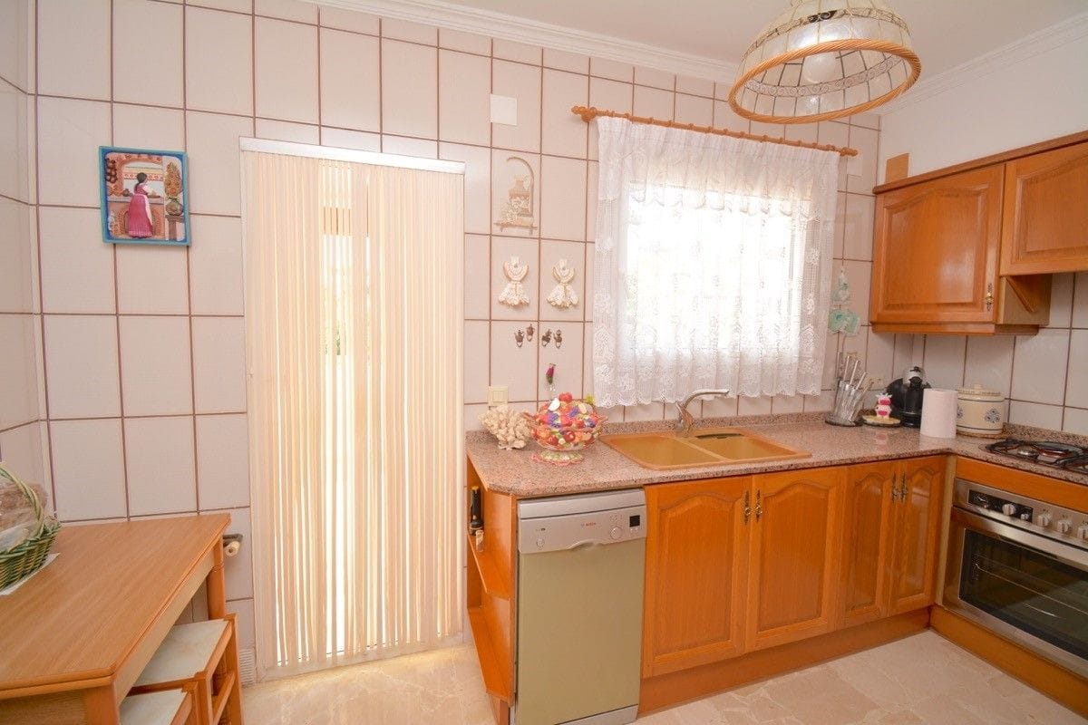 Villa en venta en Denia zona montgo