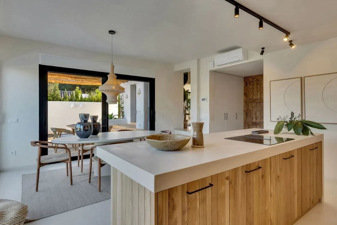 Villa de estilo Ibiza en una sola planta en Jávea – Balcón al Mar