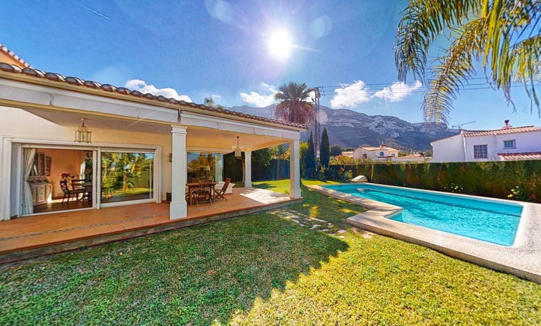 Villa a la venta en Dénia