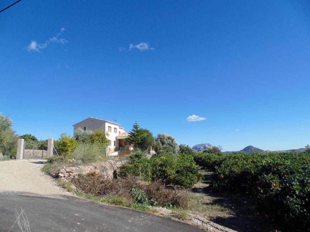 CHALET EN VENTA EN BENIARBEIG