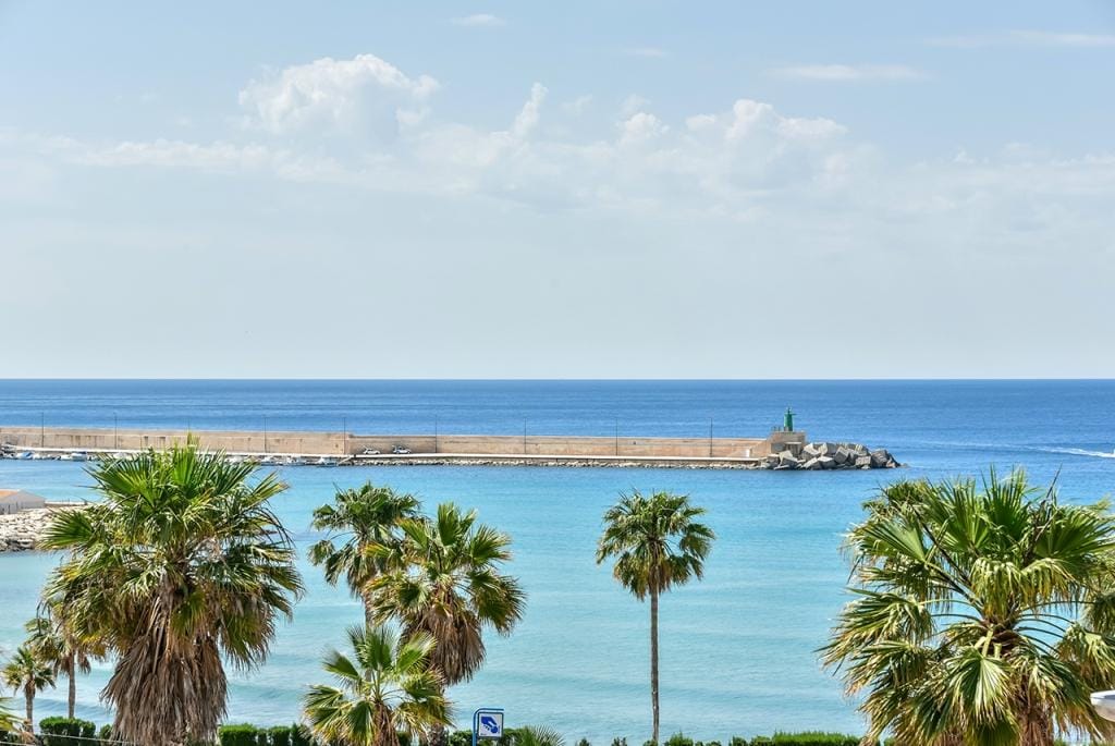APARTAMENTO DE RECIENTE CONSTRUCCIÓN CON VISTAS AL MAR