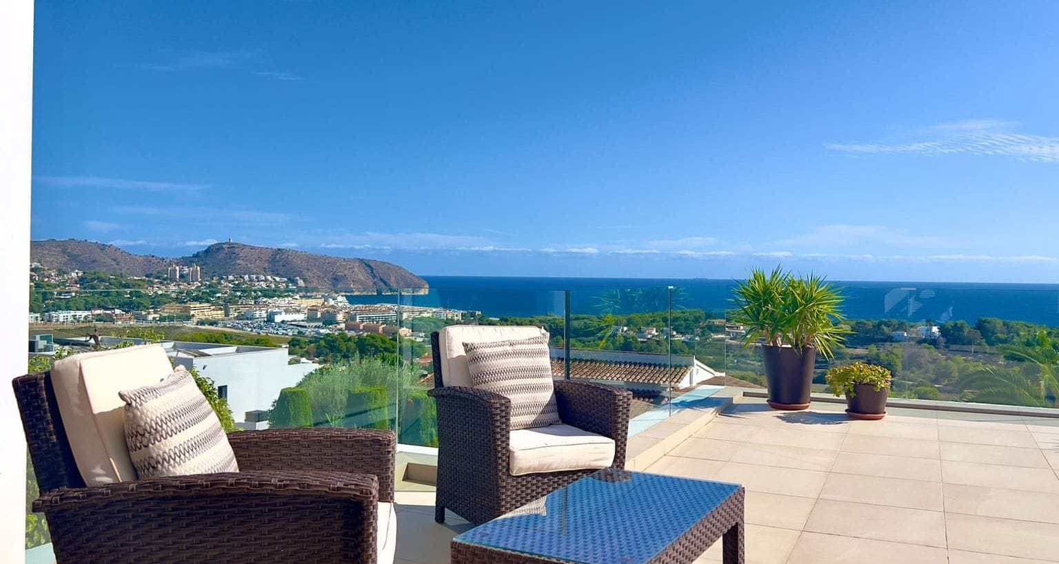 Villa de 5 dormitorios y piscina en Teulada, Alicante