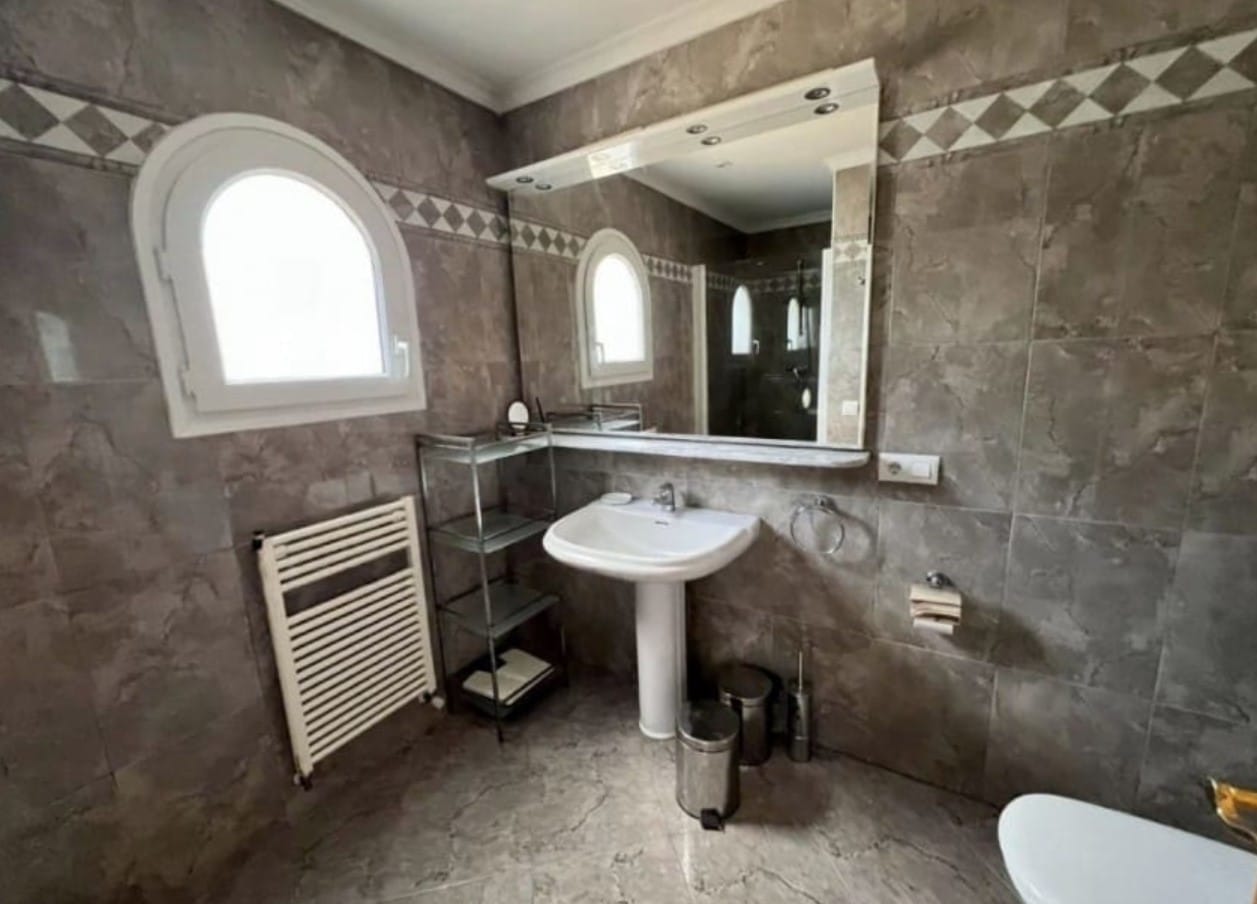 Espectacular villa de 3 dormitorios con vistas al mar en la Cala Ambolo - Javea