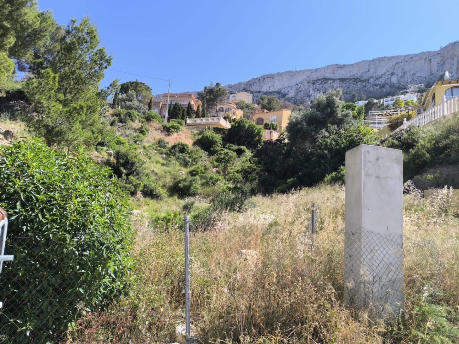 Amplia Parcela en Calpe con vistas abiertas...