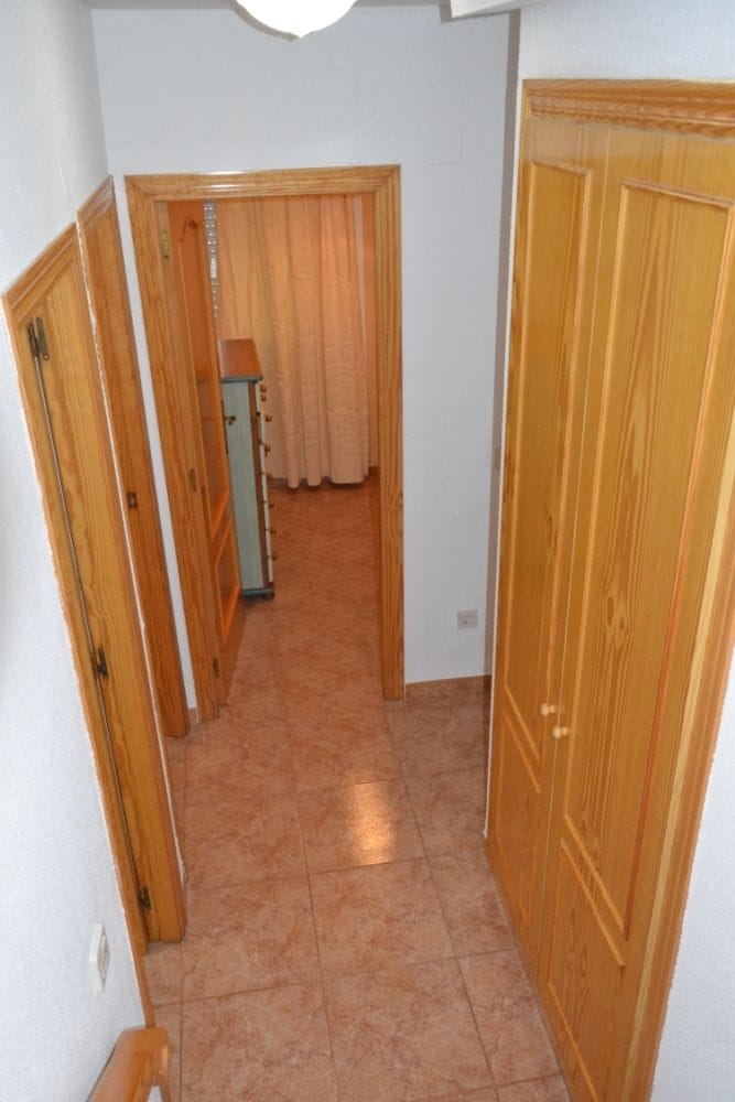 Bel appartement en duplex très bien distribué avec de belles vues sur la mer et le Montgo,