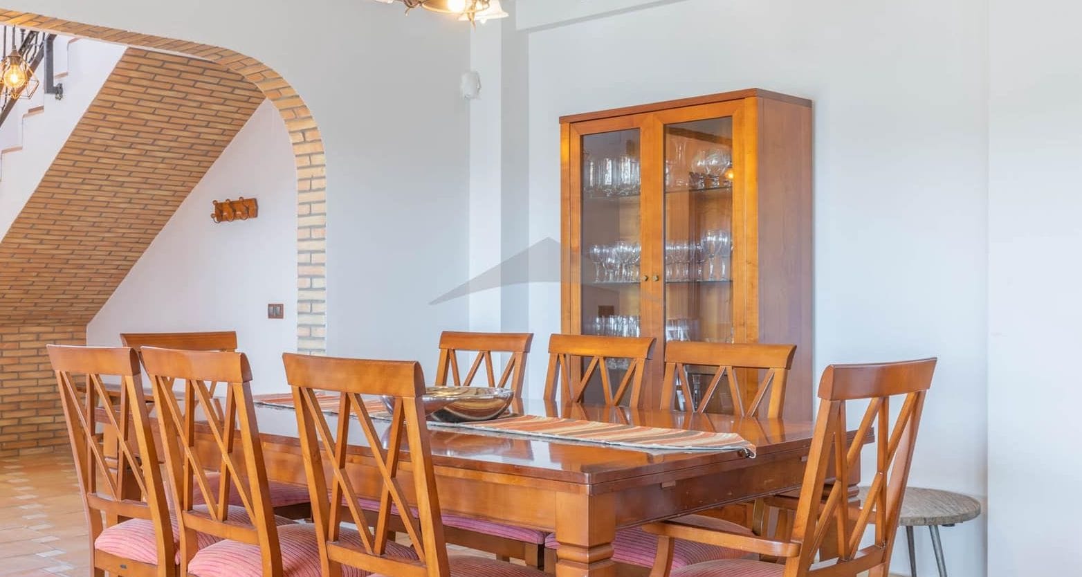 Extraordinair villa met zwembad en tuin, 4 slaapkamers.
