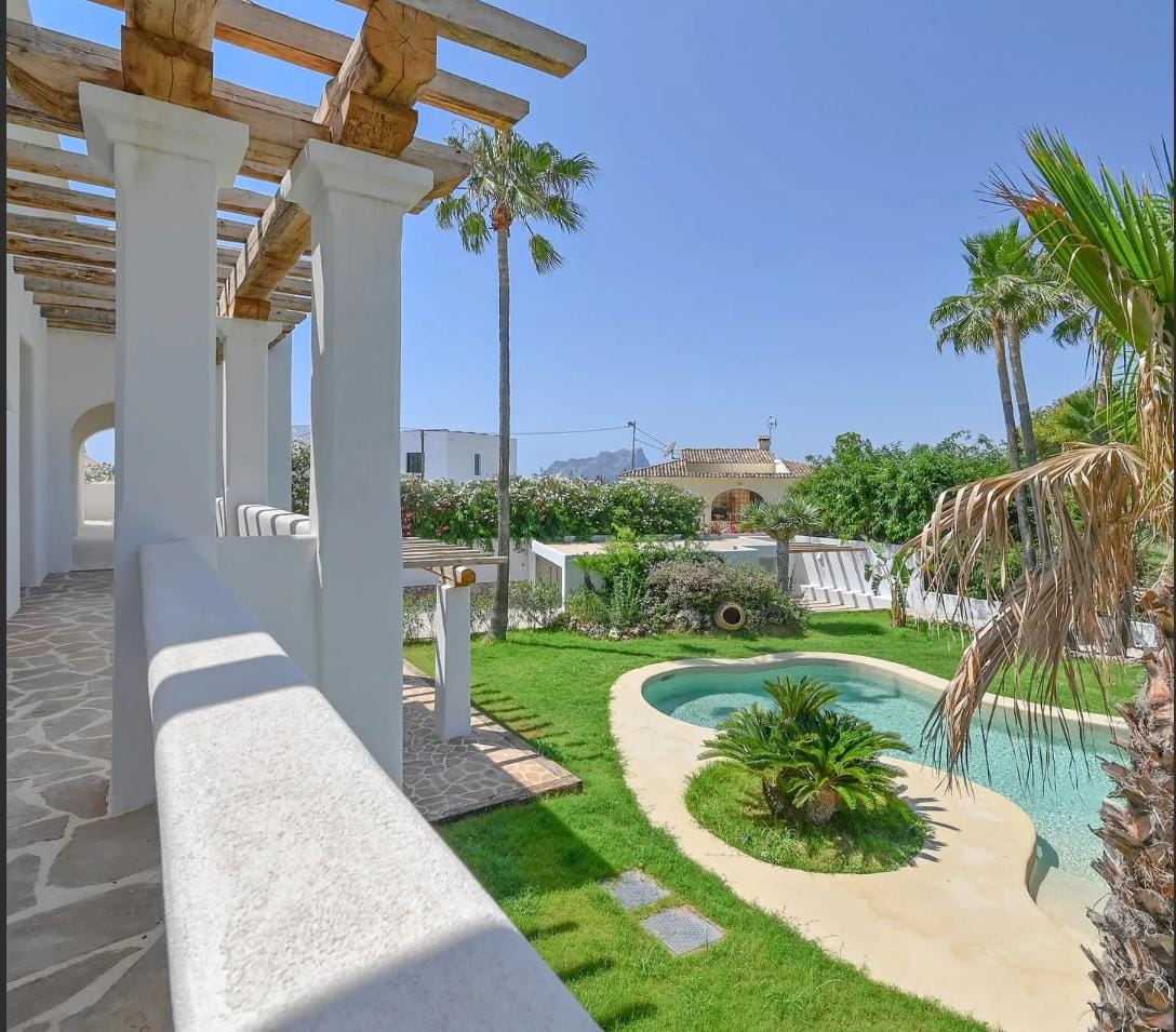 Luxe Villa met Panoramisch Zeezicht in de Benissa Kust