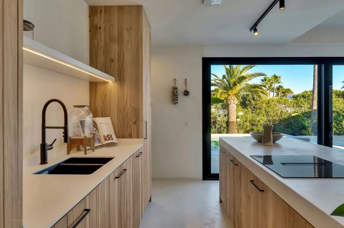 Villa de estilo Ibiza en una sola planta en Jávea – Balcón al Mar