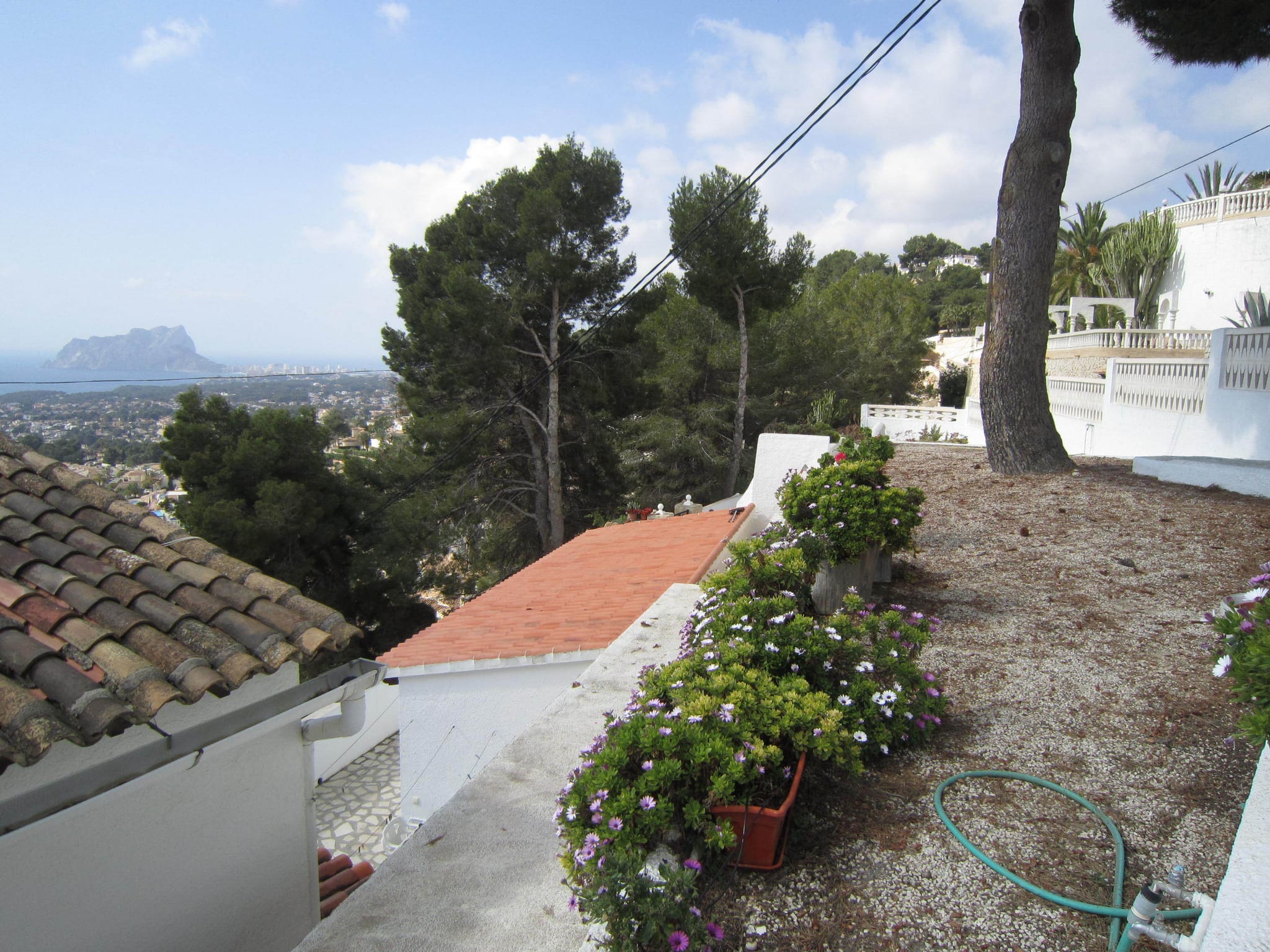VILLA À MORAIRA AVEC DES VUES SPECTACULAIRES