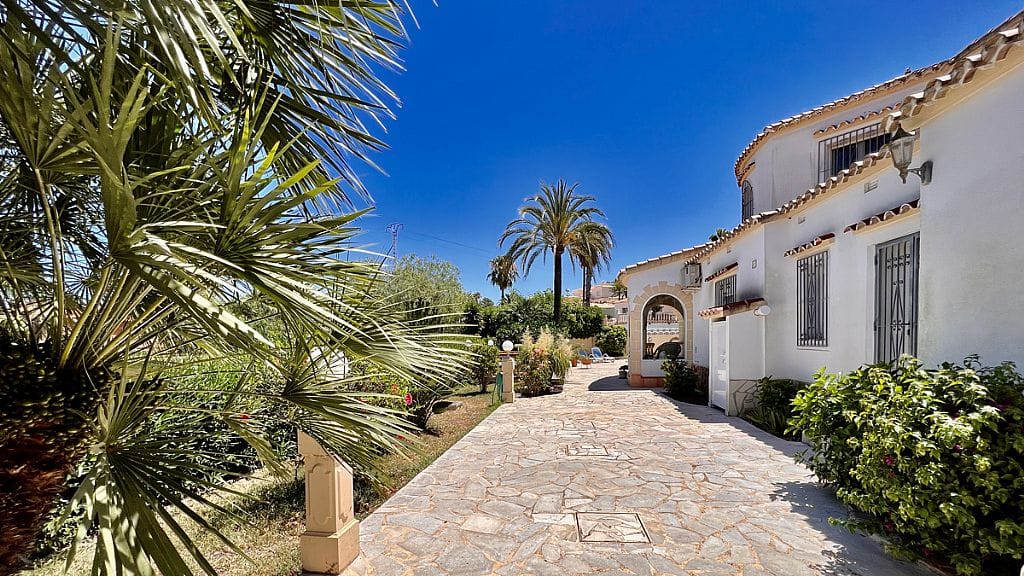 Villa met privé zwembad en uitzicht in Santa Lucia gebied van Denia