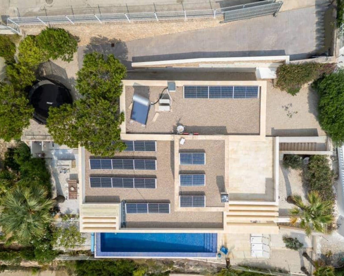 Villa de lujo con vistas panorámicas al mar en Moraira – diseño moderno, piscina climatizada