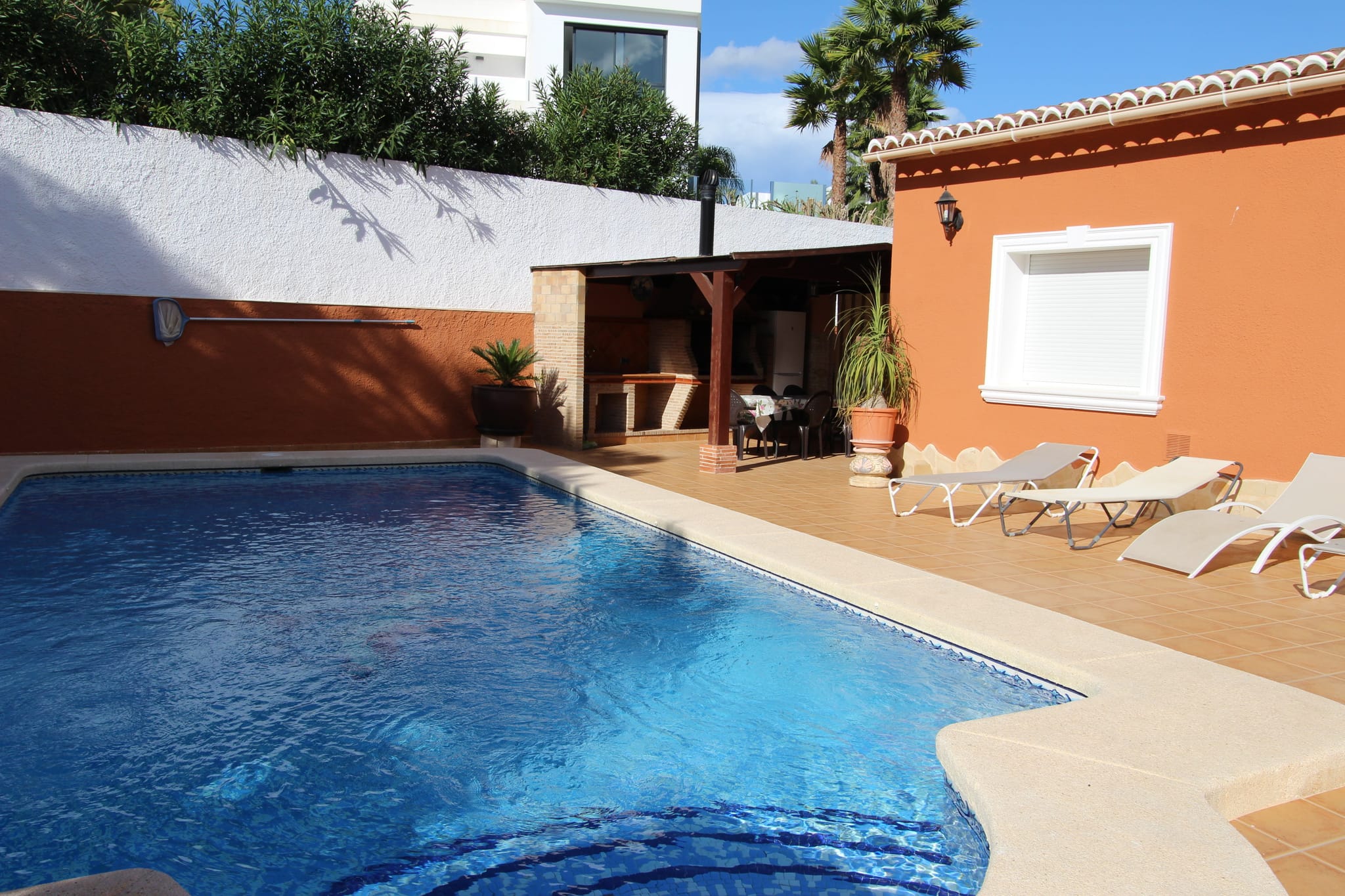 VILLA TRÈS PROCHE DE LA PLAGE ET DES SUPERMARCHÉS