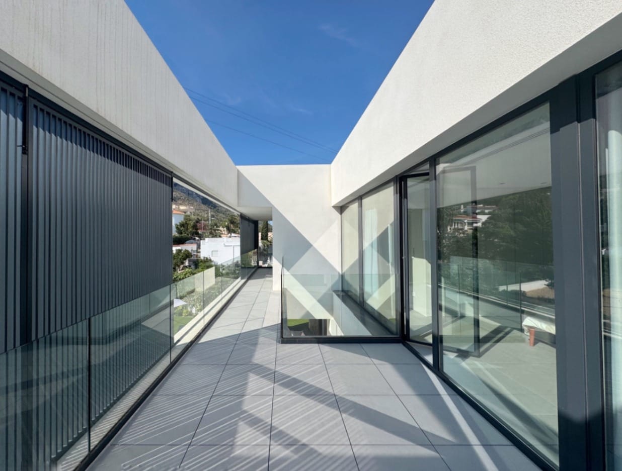 Modern chalet in Denia, energy efficiency A.