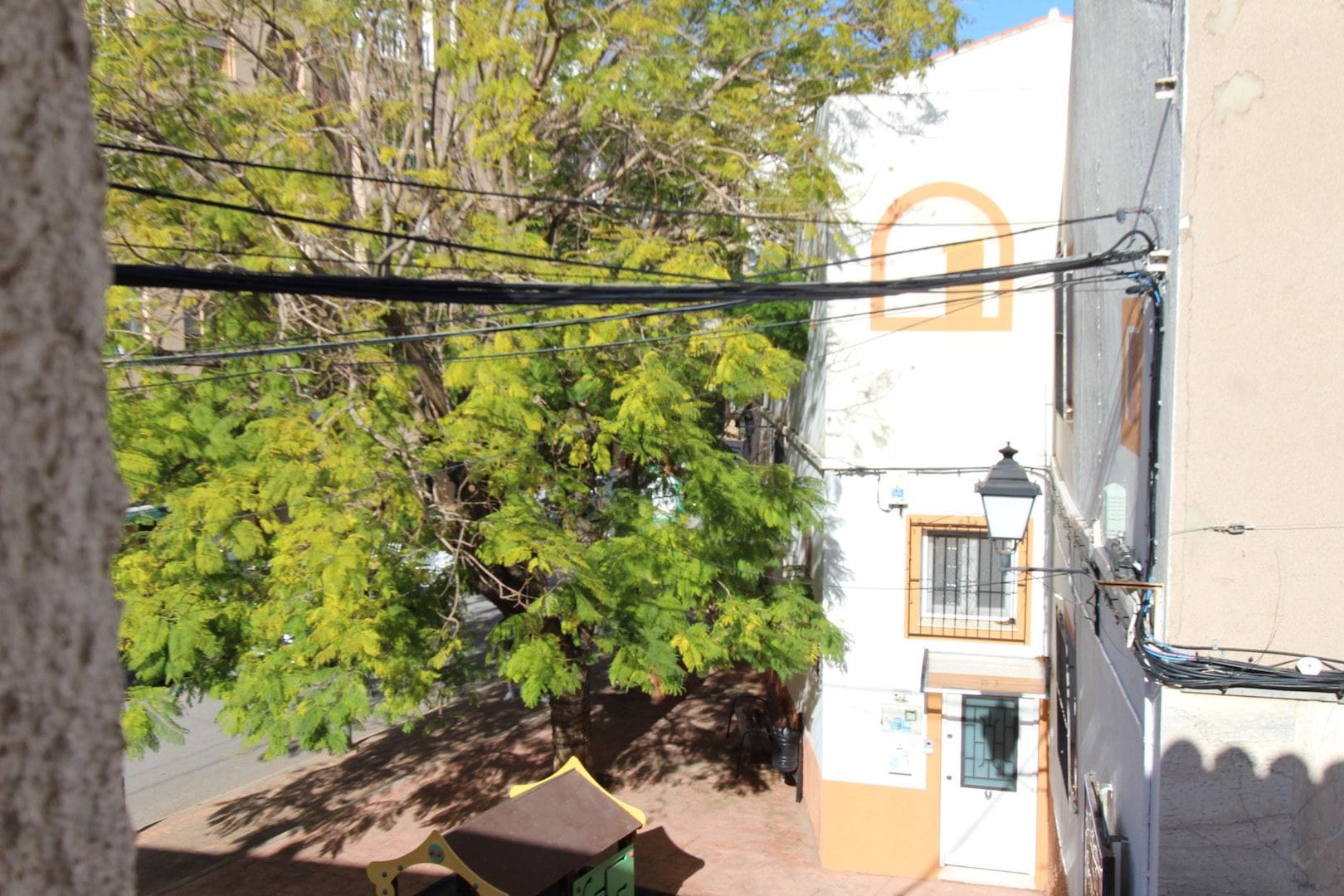 CASA DE PUEBLO EN EL CASCO ANTIGUO
