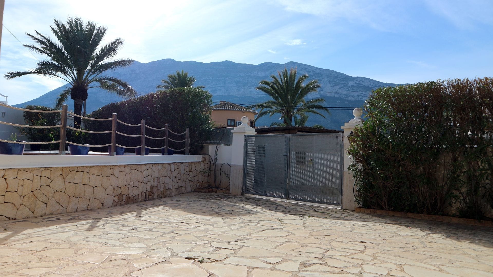VILLA EN DENIA