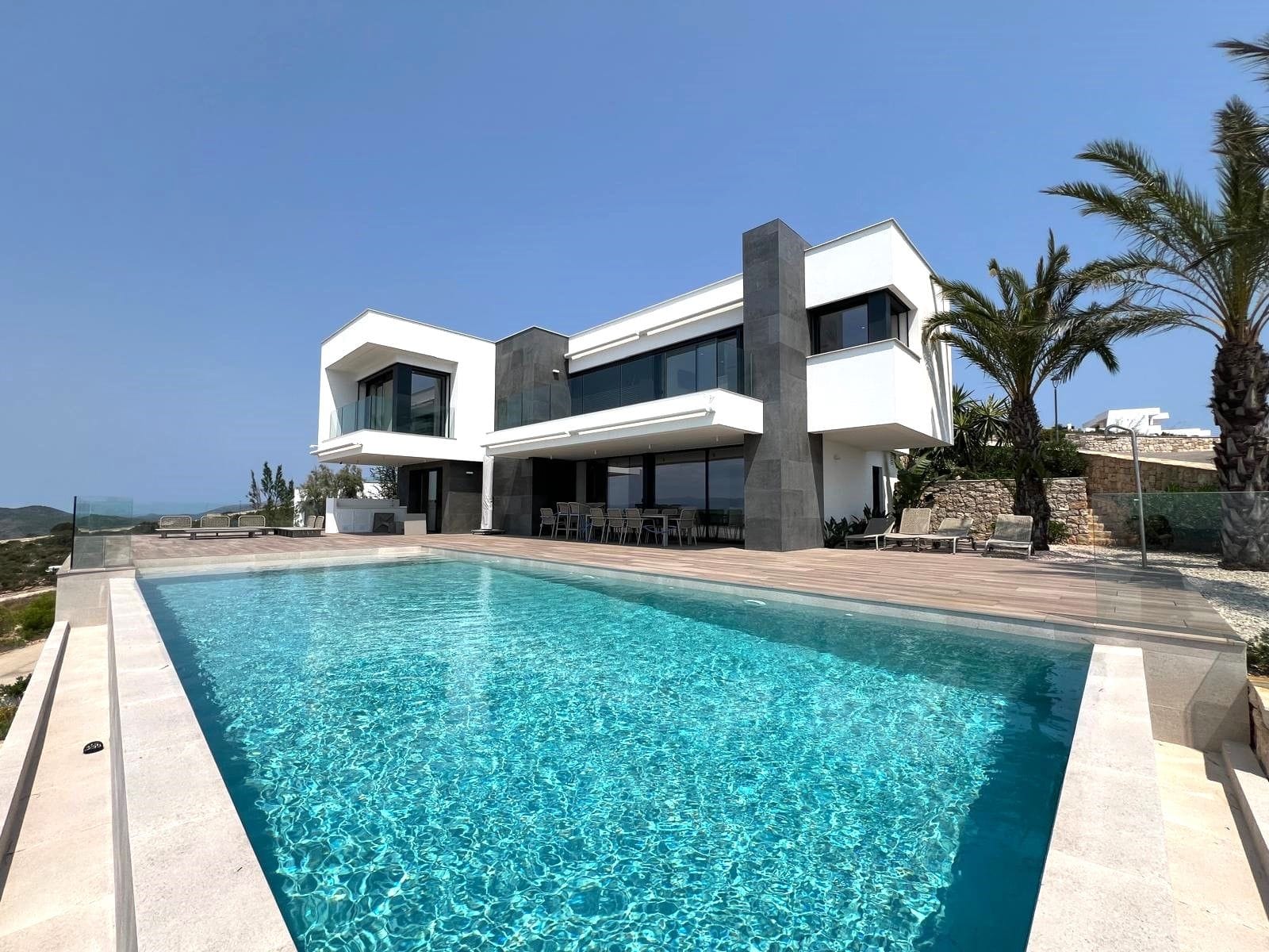 Luxe villa in Moraira met panoramisch uitzicht op zee