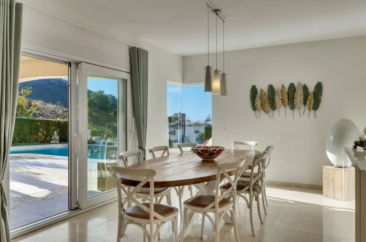 Sea view villa in Moraira with 4 bedrooms
