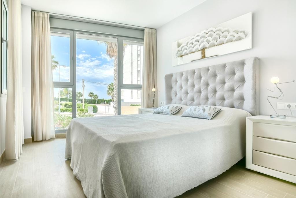 APARTAMENTO DE RECIENTE CONSTRUCCIÓN CON VISTAS AL MAR