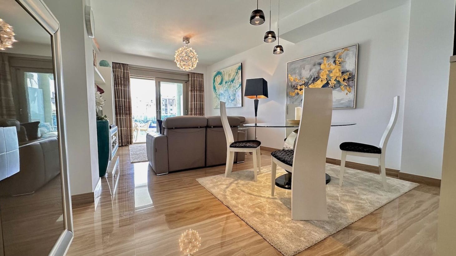 Apartamento en primera línea de la Playa del Arenal en Jávea